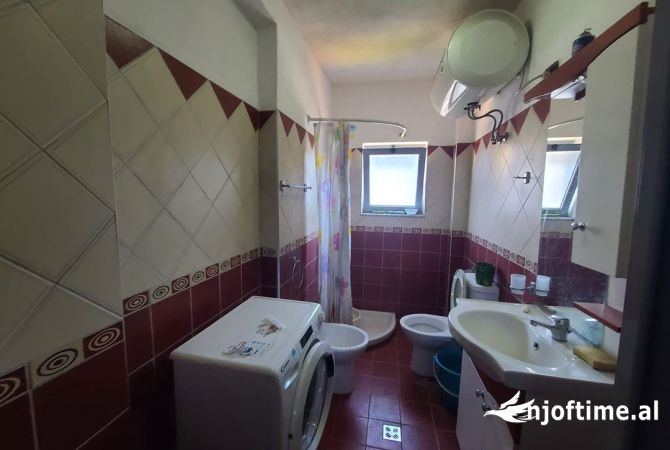 Shtepi ne shitje Apartament ne Tirane, 2+1, Mobilimi E mobiluar, Pagesa 115,000  Euro.