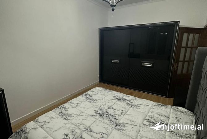 Shtepi me qera Apartament ne Tirane, 2+1, Mobilimi E mobiluar, Pagesa 65,000  Leke.