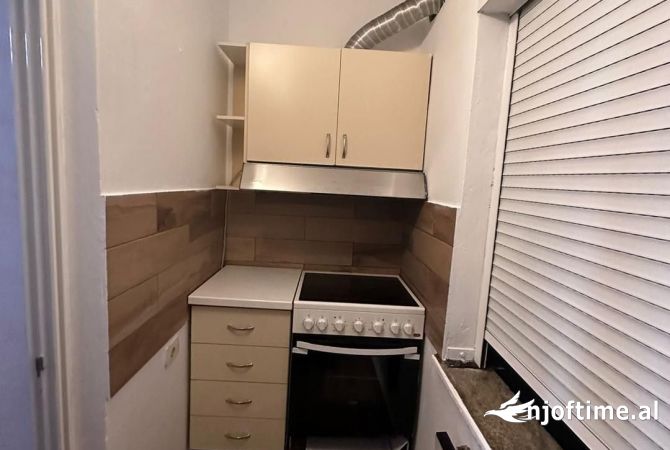 Shtepi me qera Apartament ne Tirane, 2+1, Mobilimi E mobiluar, Pagesa 65,000  Leke.