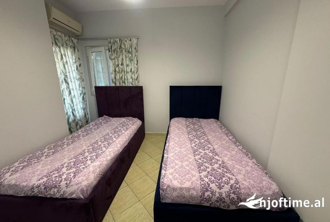 Shtepi me qera Apartament ne Tirane, 2+1, Mobilimi E mobiluar, Pagesa 650  Euro.