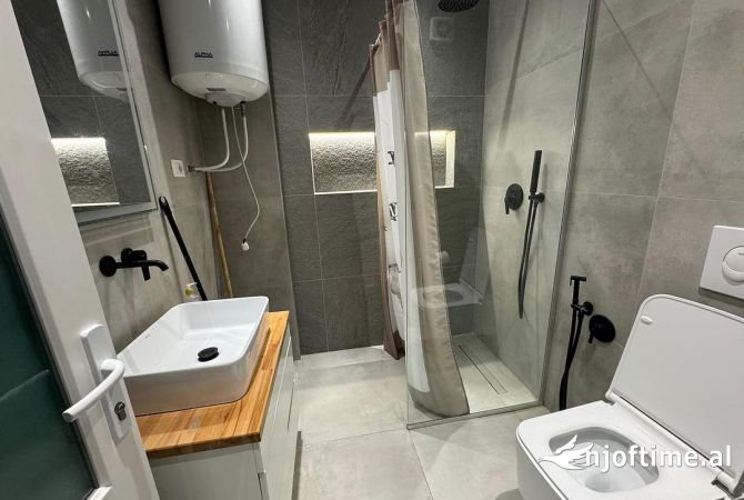 Shtepi me qera Apartament ne Tirane, 2+1, Mobilimi E mobiluar, Pagesa 650  Euro.