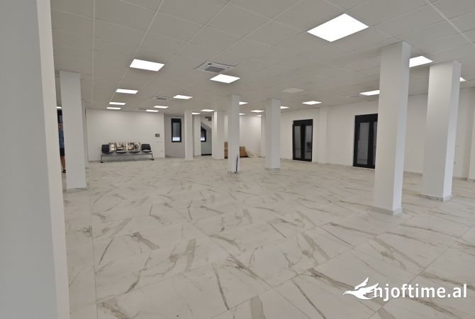 Ambient biznesi me qera 3+1 ne Tirane - 3,500 Euro