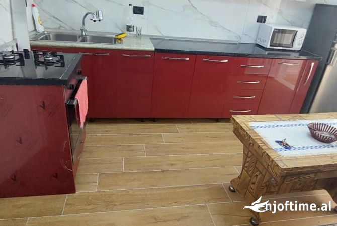 Jepet me qera per zyra te myslym shyri !