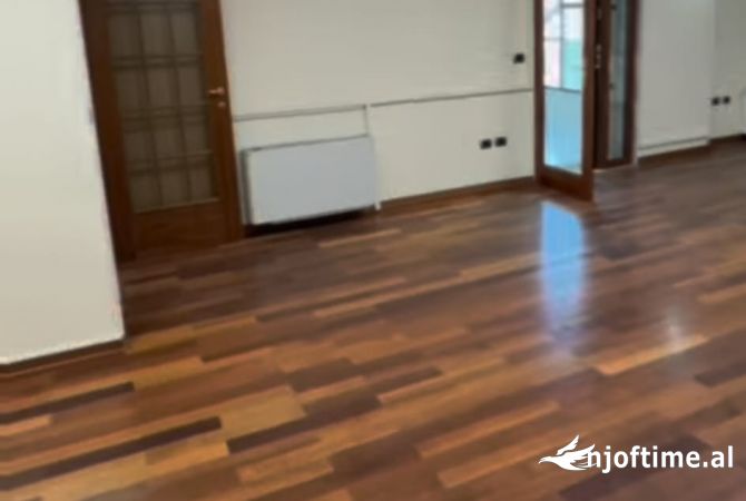 Ambient biznesi me qera 3+1 ne Tirane - 2,000 Euro