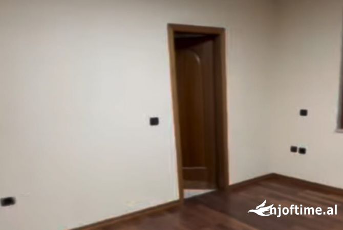Ambient biznesi me qera 3+1 ne Tirane - 2,000 Euro