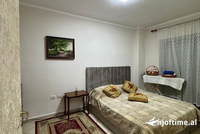Shtepi me qera Apartament ne Tirane, 2+1, Mobilimi E mobiluar, Pagesa 65,000  Leke.