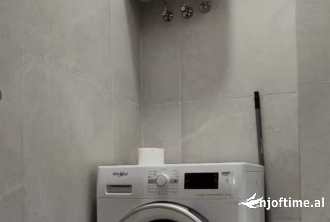 Shtepi ne shitje Apartament ne Tirane, 2+1, Mobilimi E mobiluar, Pagesa 220,000  Euro.