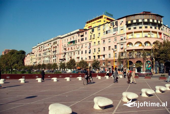 Ambient biznesi me qera 1+1 ne Tirane - 2,000 Euro