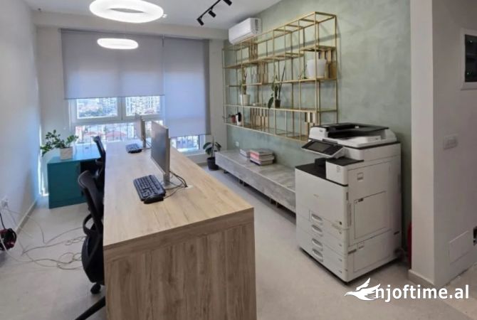 Ambient biznesi me qera 3+1 ne Tirane - 50,000 Leke