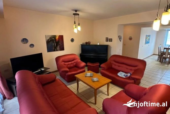 Shtepi me qera 2+1 ne Tirane - 550 Euro