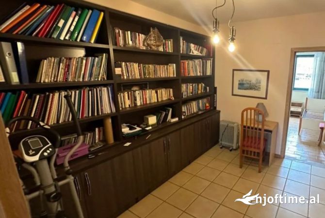 Shtepi me qera Apartament ne Tirane, 2+1, Mobilimi E mobiluar, Pagesa 550  Euro.