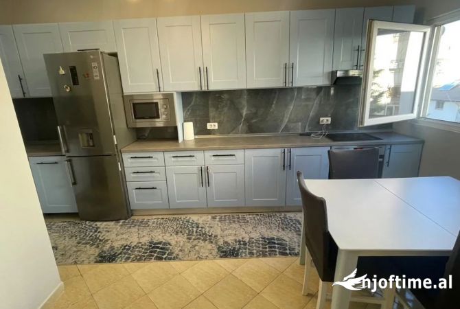 Shtepi me qera 2+1 ne Tirane - 65,000 Leke