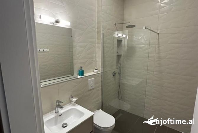 Shtepi me qera Apartament ne Tirane, 2+1, Mobilimi E mobiluar, Pagesa 800  Euro.
