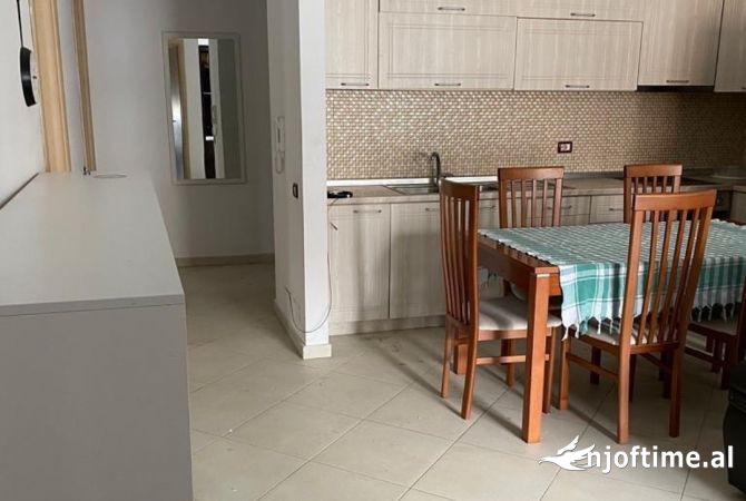 Shtepi me qera 2+1 ne Tirane - 450 Euro