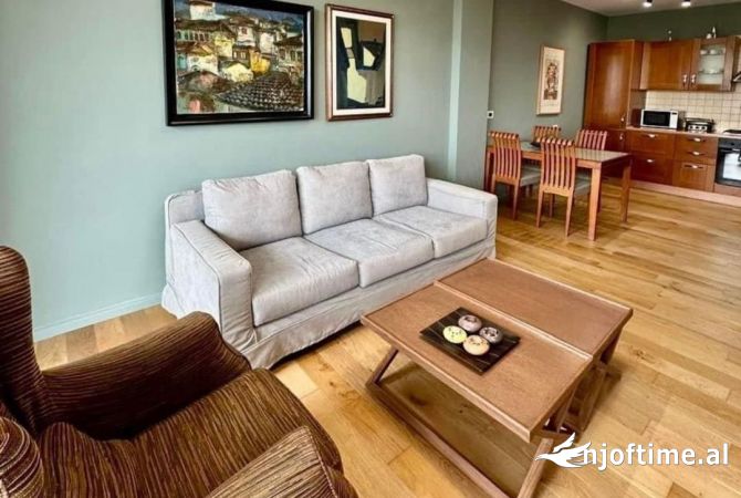 Shtepi me qera 2+1 ne Tirane - 1,300 Euro