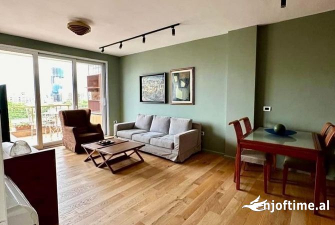 Shtepi me qera 2+1 ne Tirane - 1,300 Euro