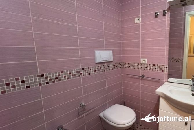 Shtepi me qera Duplex(shtepi me 2 kate) ne Tirane, 3+1, Mobilimi E mobiluar, Pagesa 1,500  Euro.