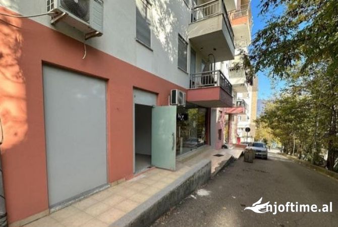 Ambient biznesi me qera 1+1 ne Tirane - 25,000 Leke