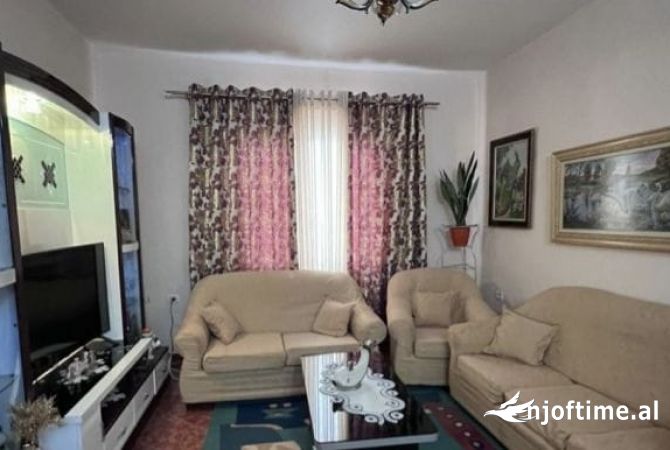 Shtepi me qera 2+1 ne Tirane - 50,000 Leke