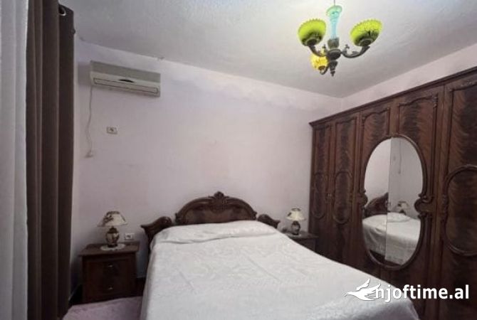 Shtepi me qera Apartament ne Tirane, 2+1, Mobilimi E mobiluar, Pagesa 50,000  Leke.