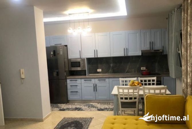Shtepi me qera 2+1 ne Tirane - 65,000 Leke