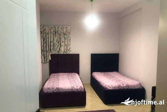 Shtepi me qera Apartament ne Tirane, 2+1, Mobilimi E mobiluar, Pagesa 65,000  Leke.