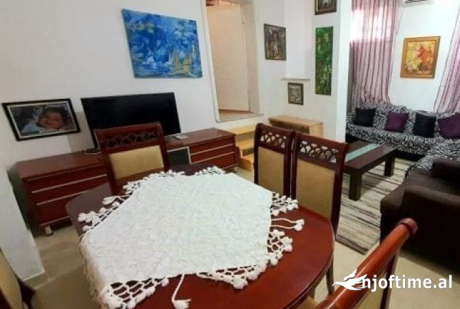 Shtepi ne shitje Apartament ne Tirane, 2+1, Mobilimi E mobiluar, Pagesa 140,000  Euro.