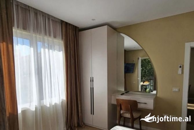 Shtepi me qera Apartament ne Tirane, 1+1, Mobilimi E mobiluar, Pagesa 550  Euro.
