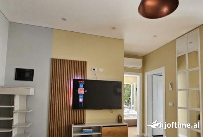 Shtepi me qera Apartament ne Tirane, 1+1, Mobilimi E mobiluar, Pagesa 550  Euro.