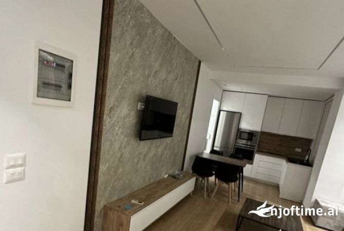 Shtepi me qera 1+1 ne Tirane - 70,000 Leke