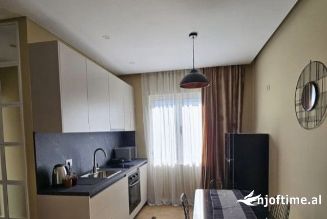 Shtepi me qera 1+1 ne Tirane - 70,000 Leke