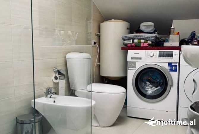 Shtepi me qera Duplex(shtepi me 2 kate) ne Tirane, 4+1, Mobilimi E mobiluar, Pagesa 1,200  Euro.