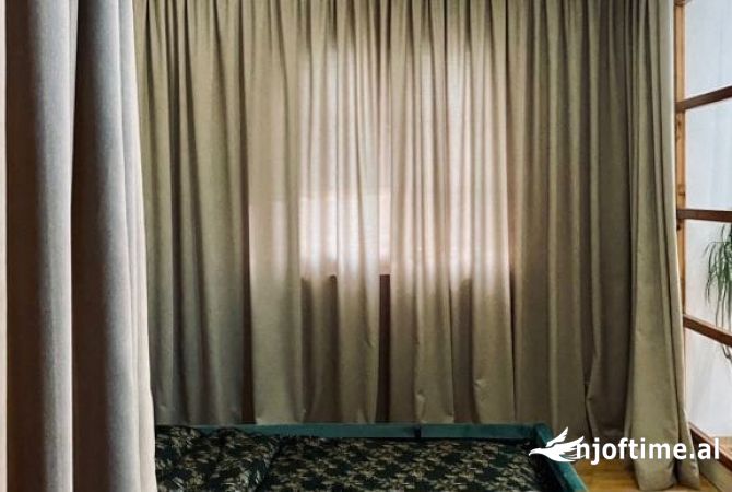 Shtepi me qera Duplex(shtepi me 2 kate) ne Tirane, 4+1, Mobilimi E mobiluar, Pagesa 1,200  Euro.