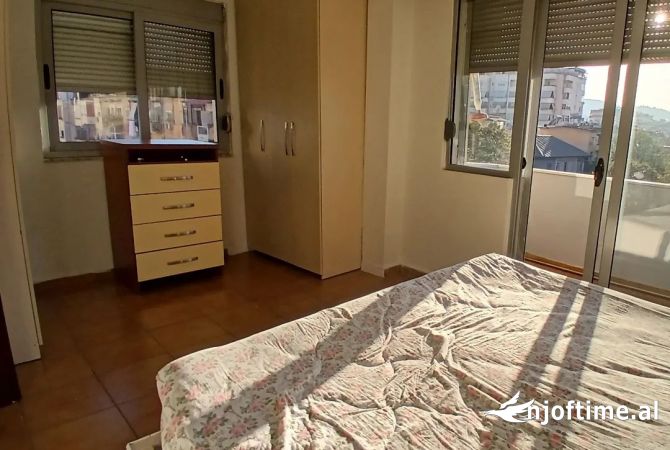 Shtepi me qera 1+1 ne Tirane - 60,000 Leke