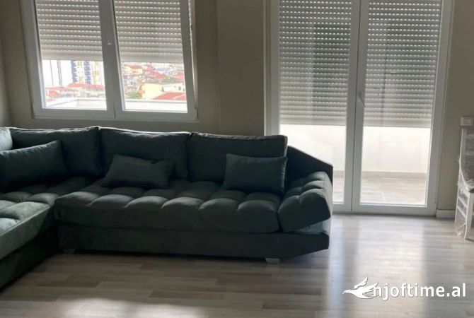 Shtepi me qera 2+1 ne Tirane - 550 Euro