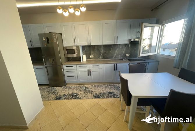 Shtepi me qera 2+1 ne Tirane - 65,000 Leke