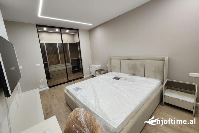 Shtepi me qera Apartament ne Tirane, 2+1, Mobilimi E mobiluar, Pagesa 900  Euro.