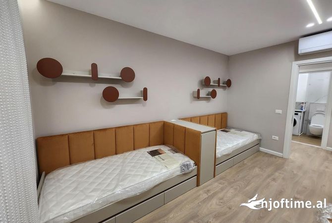 Shtepi me qera Apartament ne Tirane, 2+1, Mobilimi E mobiluar, Pagesa 900  Euro.