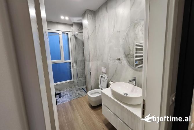 Shtepi me qera Apartament ne Tirane, 2+1, Mobilimi E mobiluar, Pagesa 900  Euro.