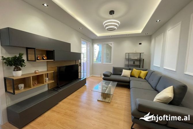 Shtepi me qera 2+1 ne Tirane - 900 Euro