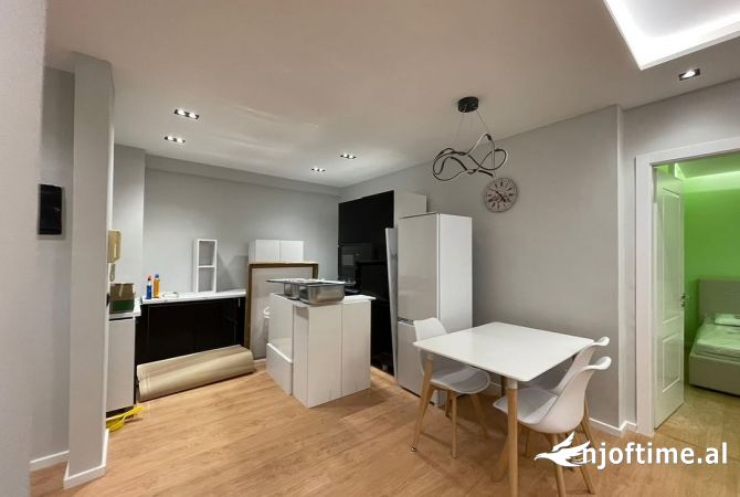 Shtepi me qera Apartament ne Tirane, 2+1, Mobilimi E mobiluar, Pagesa 900  Euro.