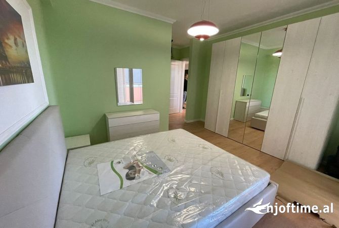 Shtepi me qera Apartament ne Tirane, 2+1, Mobilimi E mobiluar, Pagesa 900  Euro.
