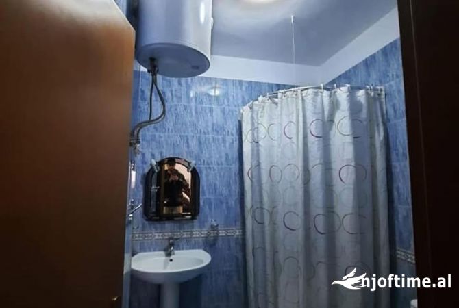 Shtepi ne shitje Apartament ne Tirane, 2+1, Mobilimi E mobiluar, Pagesa 216,600  Euro.