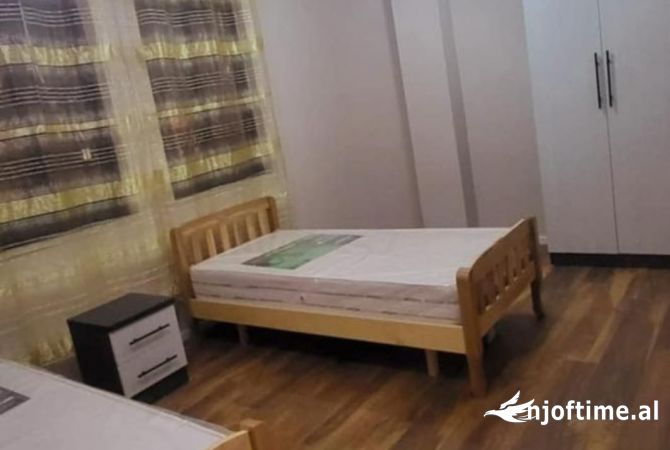 Shtepi me qera Apartament ne Tirane, 2+1, Mobilimi E mobiluar, Pagesa 700  Euro.