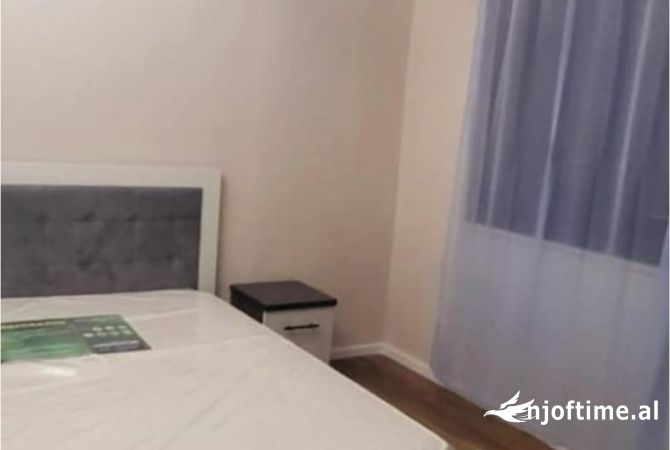 Shtepi me qera Apartament ne Tirane, 2+1, Mobilimi E mobiluar, Pagesa 700  Euro.