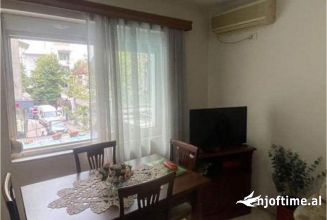 Shtepi me qera Apartament ne Tirane, 2+1, Mobilimi E mobiluar, Pagesa 700  Euro.