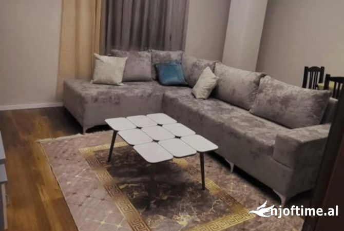 Shtepi me qera 2+1 ne Tirane - 700 Euro