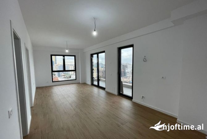 Ambient biznesi me qera 3+1 ne Tirane - 800 Euro