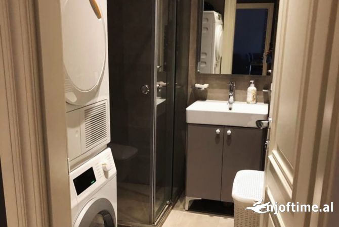 Shtepi ne shitje Apartament ne Tirane, 2+1, Mobilimi E mobiluar, Pagesa 259,000  Euro.