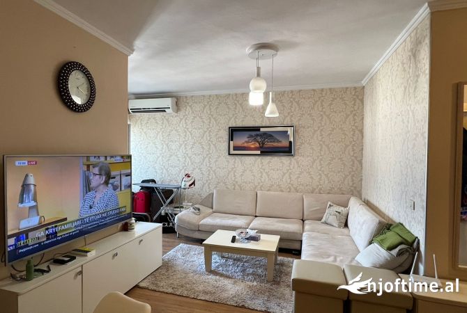 Shtepi ne shitje Apartament ne Tirane, 1+1, Mobilimi E mobiluar, Pagesa 155,000  Euro.